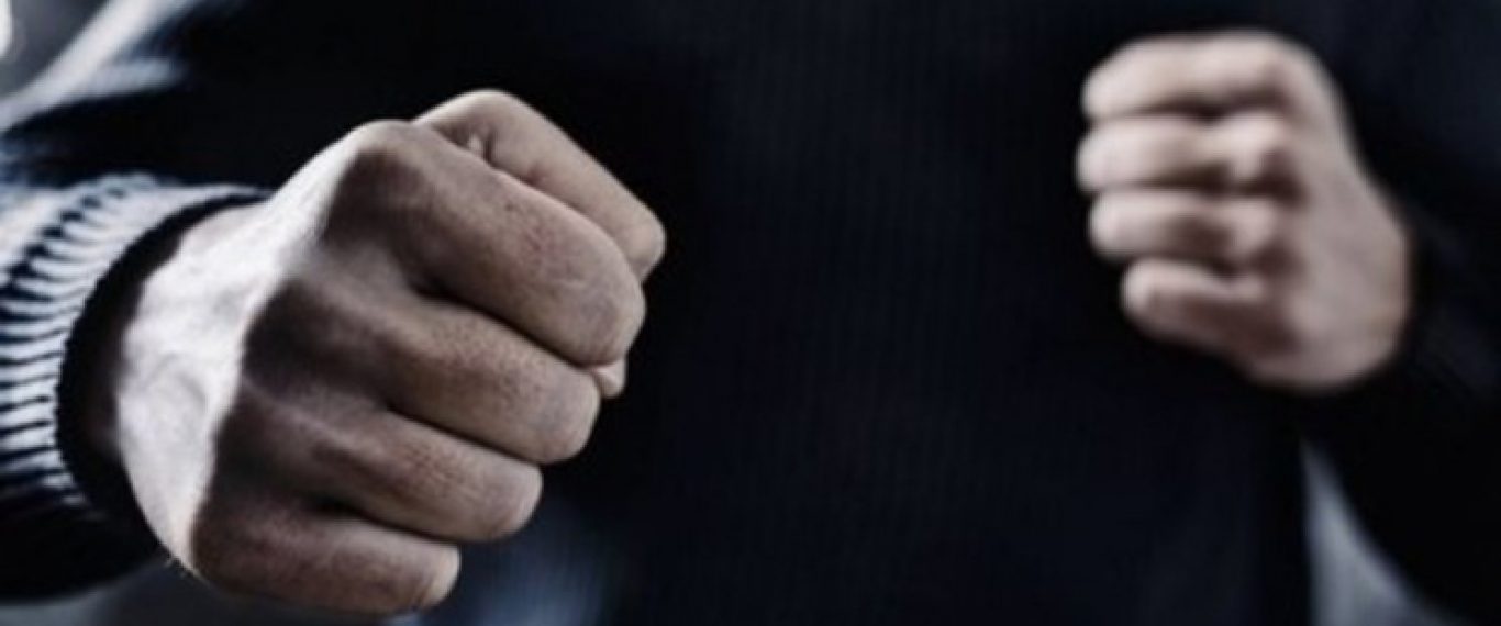 Άγριο ξύλο σε γνωστό μαγαζί της Κουρούτας: Ο 30χρονος δέχθηκε βαριά χτυπήματα στο πρόσωπο