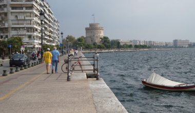 Θεσσαλονίκη: Ανασύρθηκε σώα η γυναίκα που έπεσε στον Θερμαϊκό