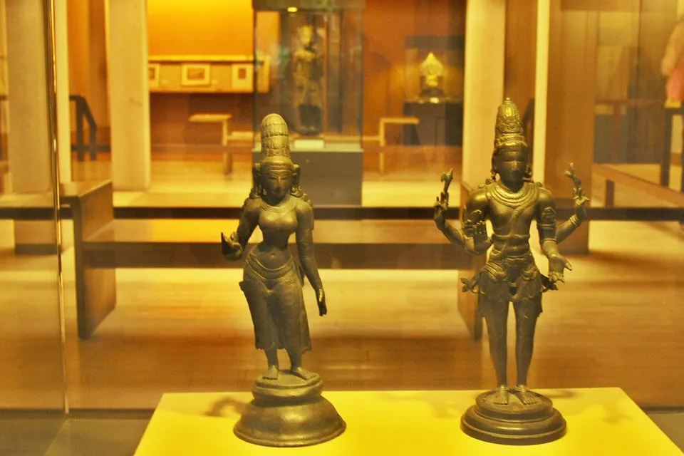 «Διορθώνοντας τα λάθη του παρελθόντος»: Για πρώτη φορά βρετανικό μουσείο επιστρέφει λεηλατημένες αρχαιότητες – Στην Ινδία