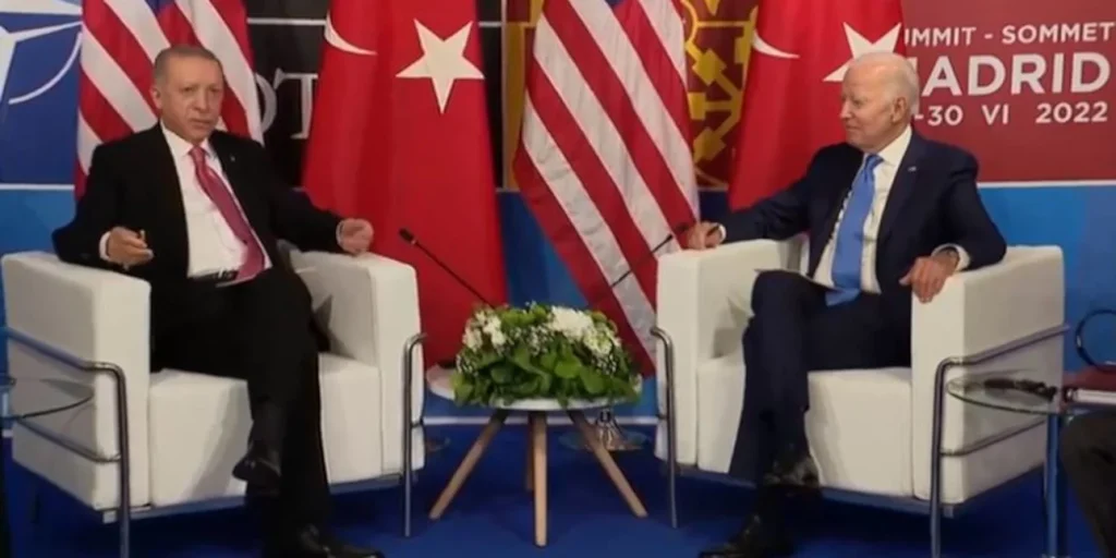 Συνάντηση Ερντογάν – Μπάιντεν στο ΝΑΤΟ μία μέρα μετά την άρση του βέτο σε Σουηδία – Φινλανδία