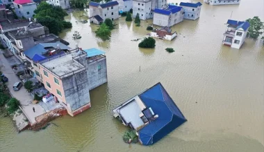 Το ένα τρίτο του πληθυσμού απειλείται από πλημμύρες – Tι αναφέρει νέα μελέτη για την κλιματική αλλαγή