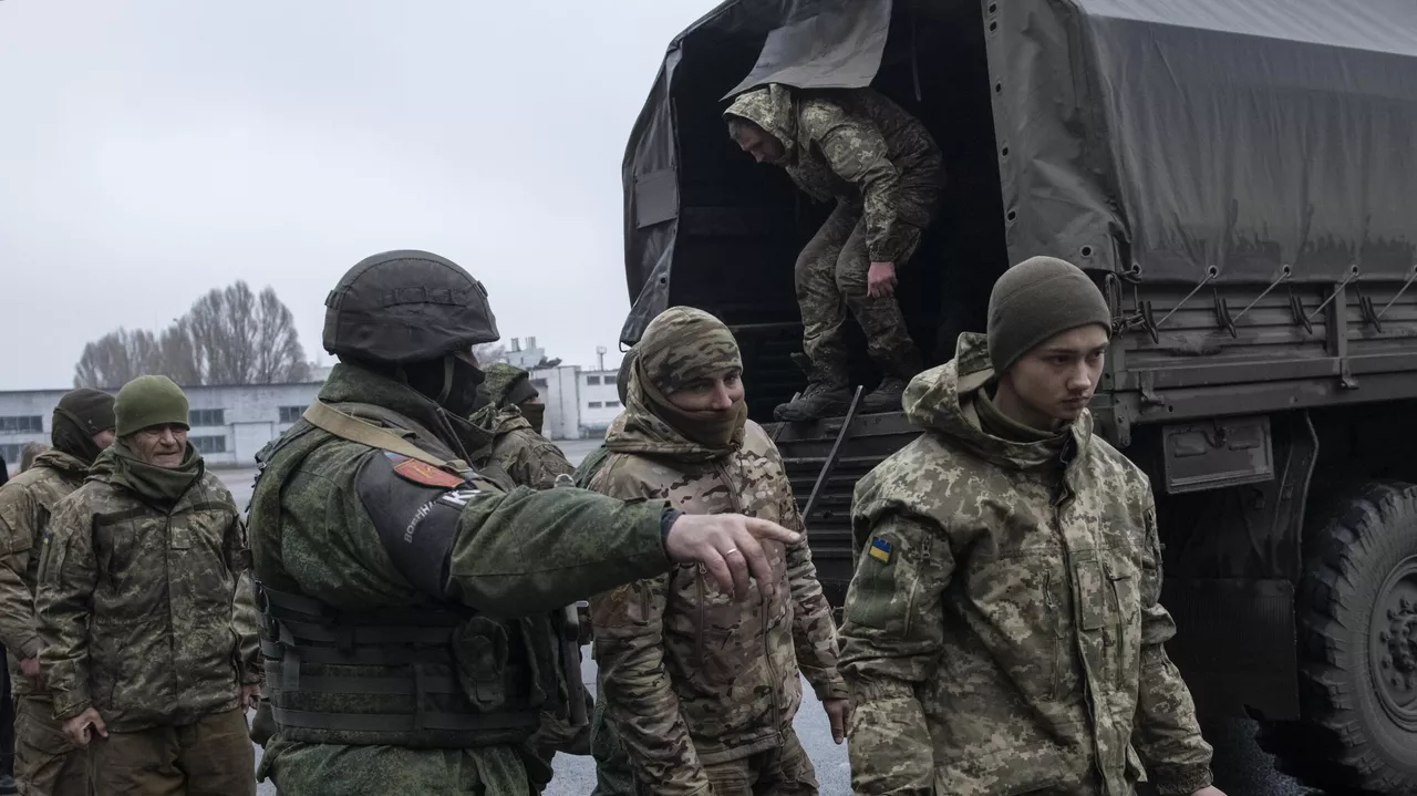 Μόνο 95 από τους 2.000 Αζοφίτες δέχθηκε να ανταλλάξει η Ρωσία με Ρώσους αιχμαλώτους
