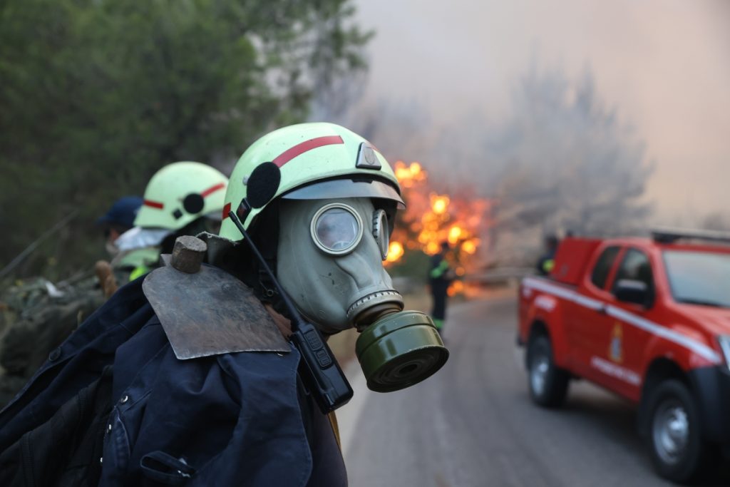 Φωτιές: Πέρσι αποθεώναμε το «σωτήριο» ρωσικό Beriev & φέτος μας έρχονται πυροσβέστες & εξοπλισμός από τη Βουλγαρία
