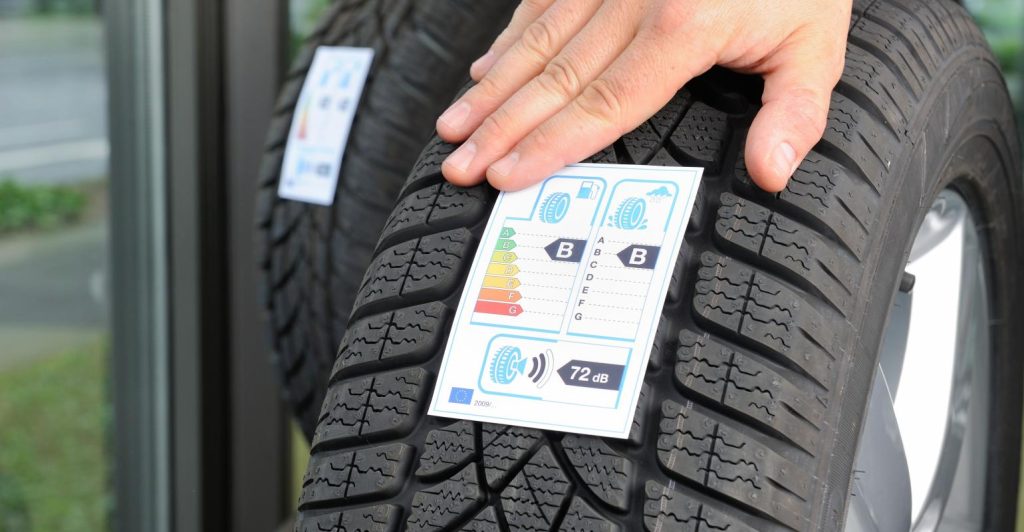 Δείτε πώς θα διαβάζετε τις ενδείξεις που αναγράφονται στο προφίλ του ελαστικού