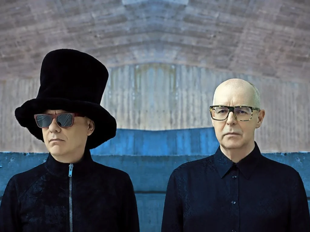 Pet Shop Boys στην Αθήνα: Με την ουκρανική σημαία άνοιξαν τη συναυλία τους 