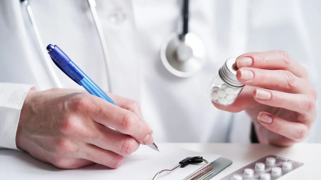 Ο ΙΣΑ ζητά η συνταγογράφηση των ανασφάλιστων να γίνεται και από τους πιστοποιημένους ιατρούς