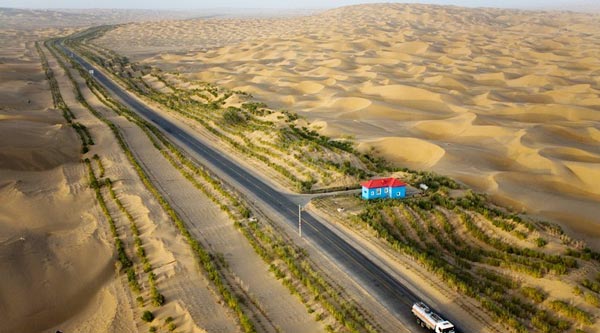 Αυτός είναι ο μεγαλύτερος δρόμος μέσα σε έρημο – Δείτε που βρίσκεται