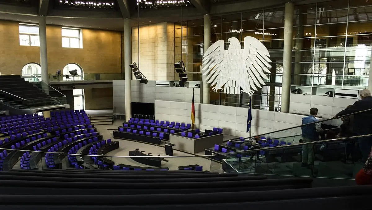 Γερμανία: Αύξηση 310 ευρώ στον μισθό των βουλευτών – H πιο καλοπληρωμένη κυβέρνηση στην ιστορία της Γερμανίας