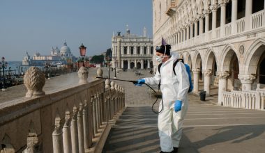 Ιταλία: Απότομη αύξηση στα κρούσματα κορωνοϊού – Σχεδόν ένα εκατομμύριο θετικοί