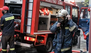 Άγιος Δημήτριος: Πυρκαγιά σε ξυλουργείο – Επιχειρούν 18 πυροσβέστες με 6 οχήματα