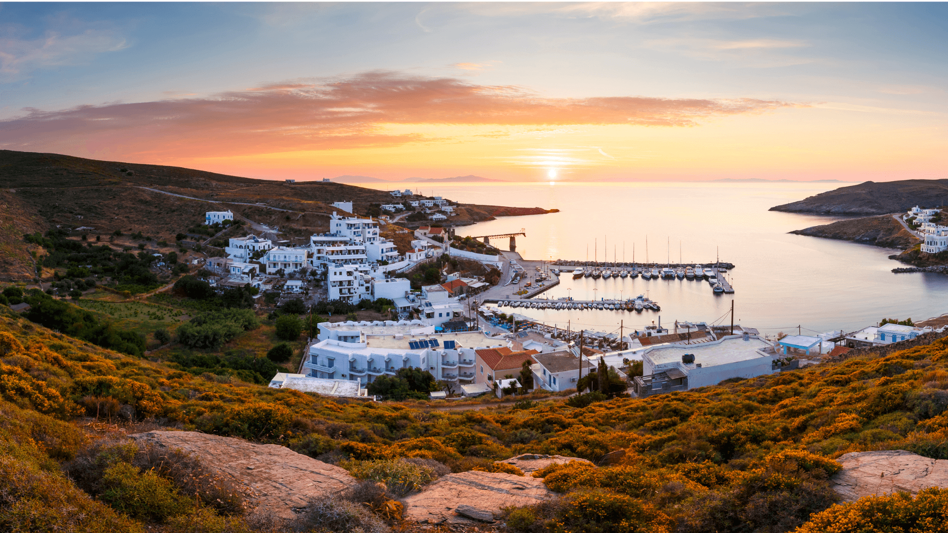 «Μαγικές εικόνες»: Η Κύθνος των 100 παραλιών από ψηλά (βίντεο)