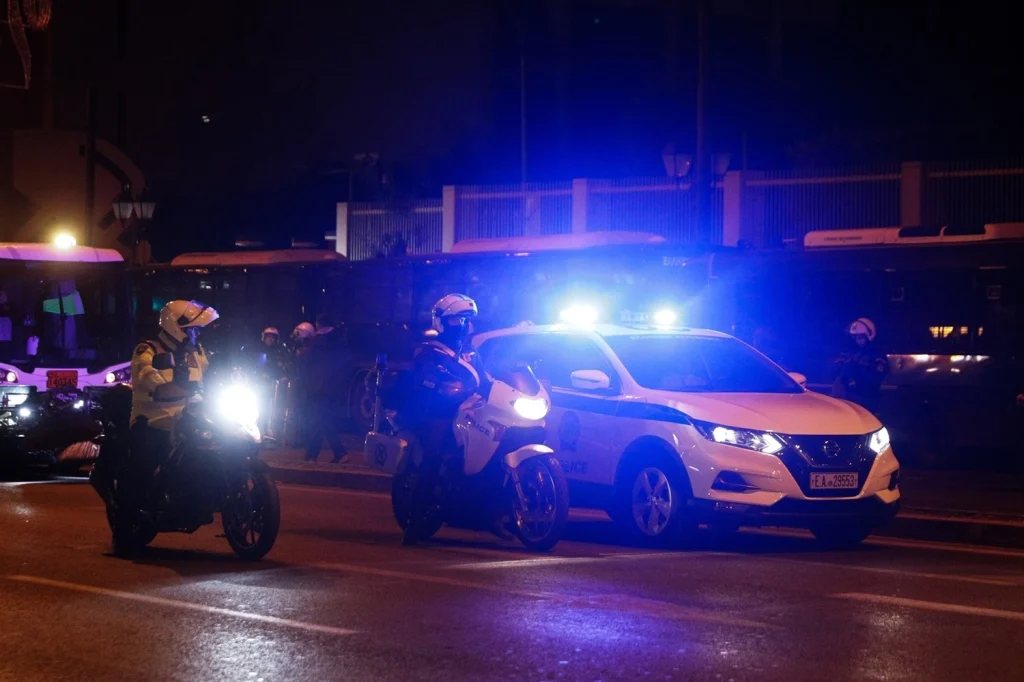 Άγρια συμπλοκή με πυροβολισμούς στα Κάτω Πατήσια – Δύο τραυματίες – Ο δράστης διέφυγε με αυτοκίνητο