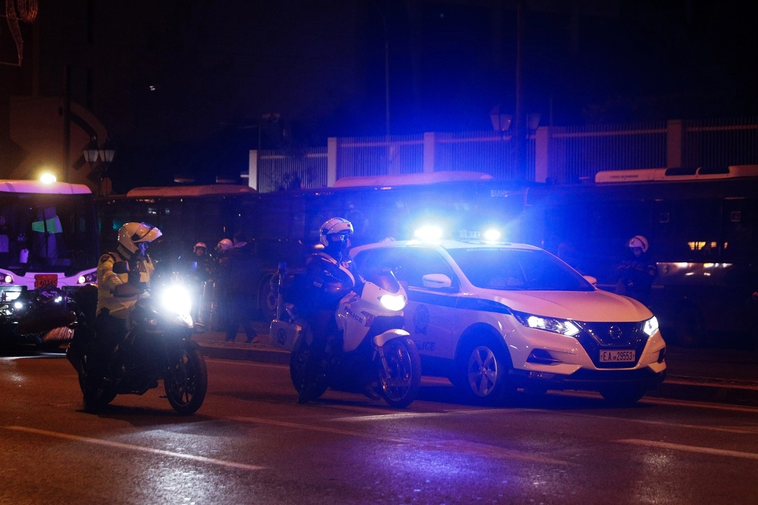 Άγρια συμπλοκή με πυροβολισμούς στα Κάτω Πατήσια – Δύο τραυματίες – Ο δράστης διέφυγε με αυτοκίνητο