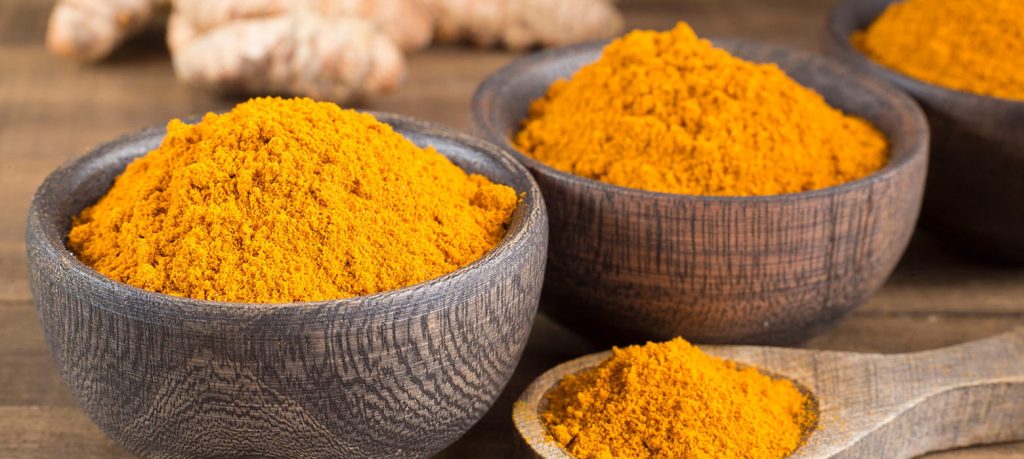 Τα οφέλη του κουρκουμά μετά από ένα μήνα καθημερινής κατανάλωσης (βίντεο)