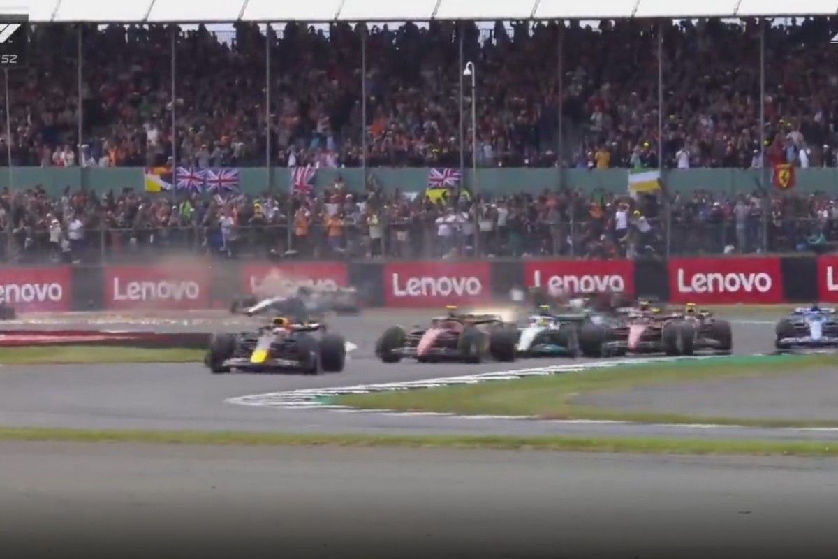Formula 1: Τρομακτικό ατύχημα στην εκκίνηση του GP Βρετανίας – Γύρισε ανάποδα το μονοθέσιο του Γ.Ζου (βίντεο)