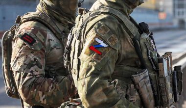 Βίντεο: Ρώσοι στρατιώτες γιορτάζουν με χορούς την κατάληψη του Λισιτσάνσκ