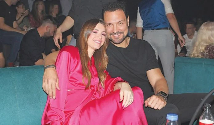 Παντρεύτηκαν Ιωάννα Σιαμπάνη και Τζίμης Σταθοκωστόπουλος λίγο πριν γίνουν γονείς