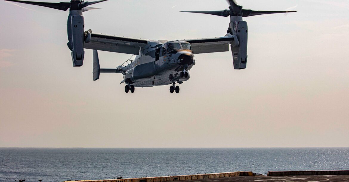 Βίντεο: Η  στιγμή της συντριβής MV-22 Osprey πάνω σε πλοίο του US Navy