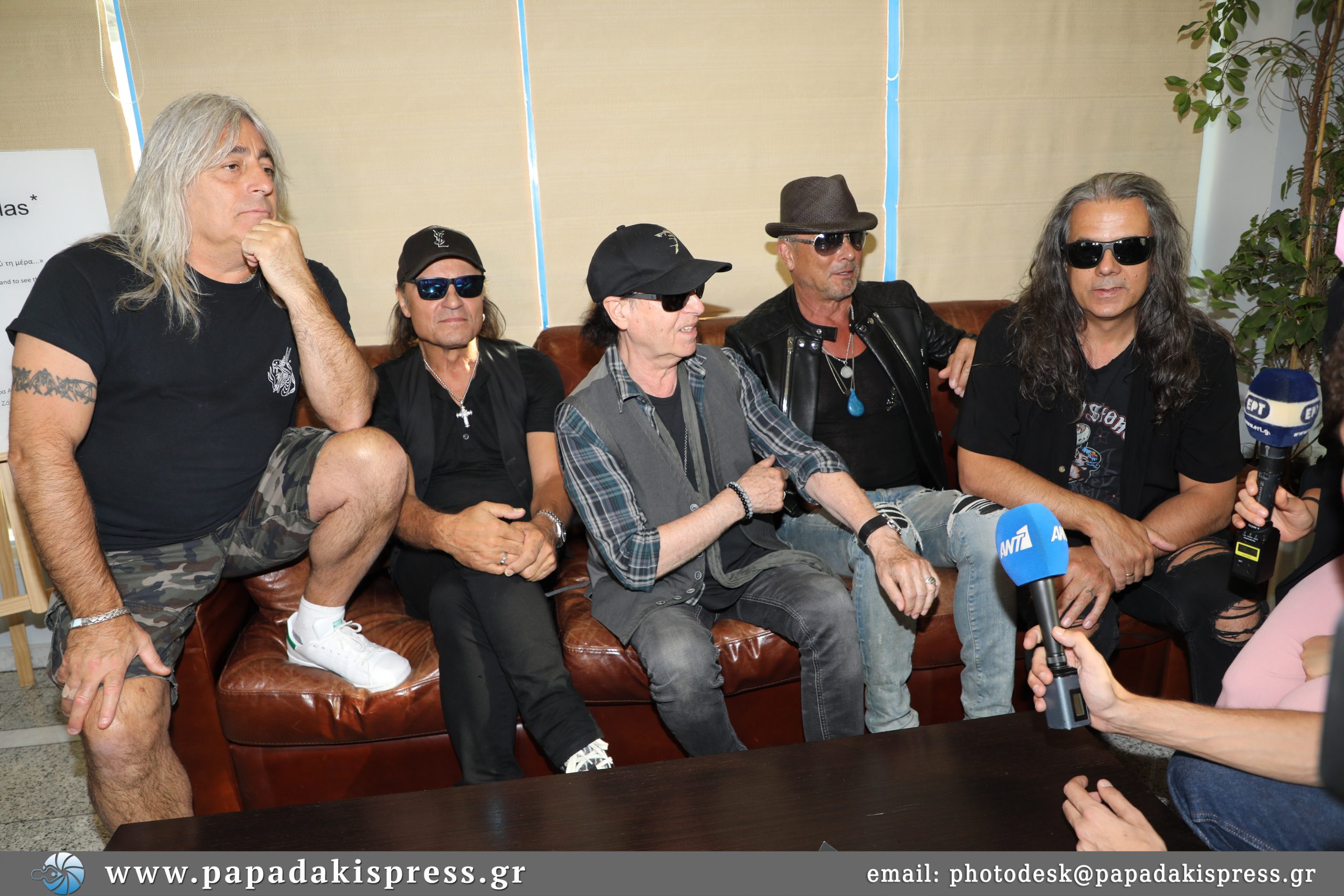 Scorpions: Η άφιξη του θρυλικού συγκροτήματος για την συναυλία τους στην Αθήνα (φωτό)