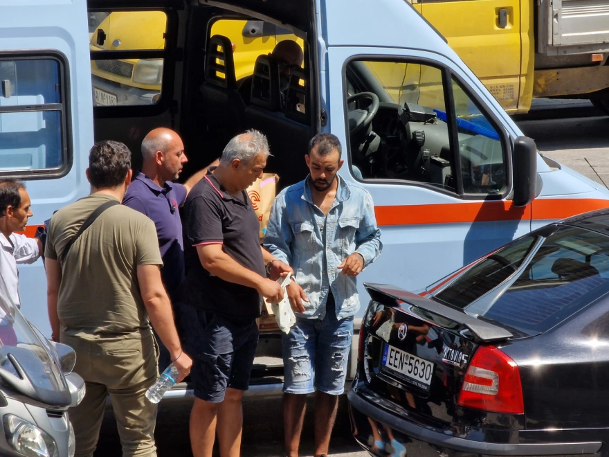 Θεσσαλονίκη: Ενώπιον του εισαγγελέα ο Αλγερινός που βούτηξε με χειροπέδες στον Θερμαϊκό