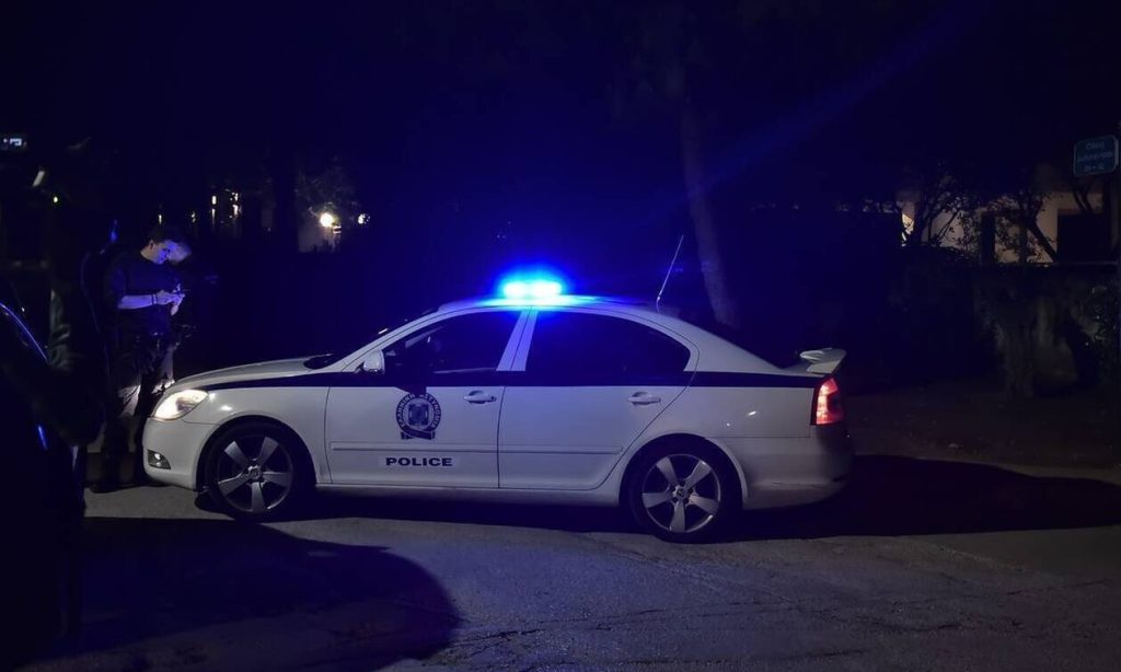 Πέντε συλλήψεις & οκτώ προσαγωγές σε νυχτερινά κέντρα της Αθήνας – Με μαχαίρια & γκλομπ «πιάστηκαν» οι πορτιέρηδες