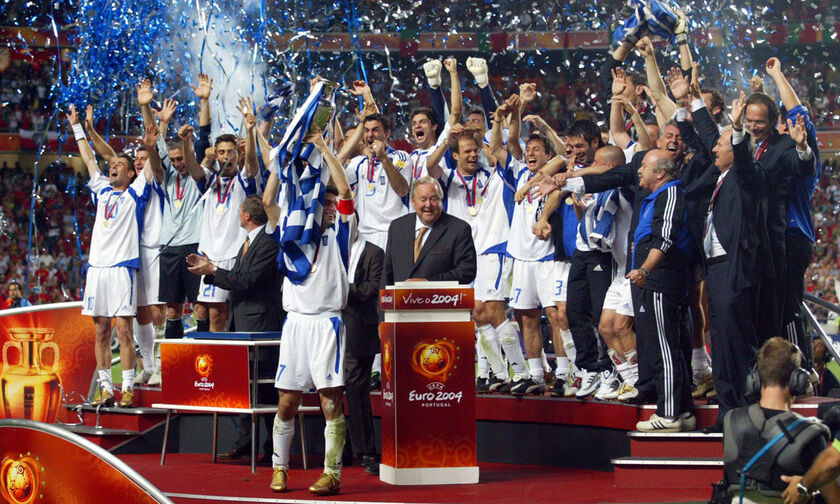 Σαν σήμερα: Η Εθνική Ελλάδας σηκώνει το «τιμημένο» στο Euro 2004