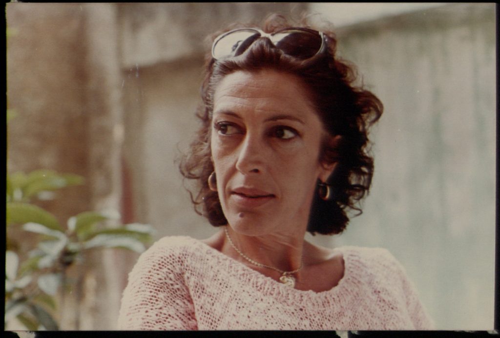 Ντίνα Κώνστα: Επιθυμία της ήταν η αποτέφρωση – Όχι η ταφή – Ανακοίνωση της οικογένειά της