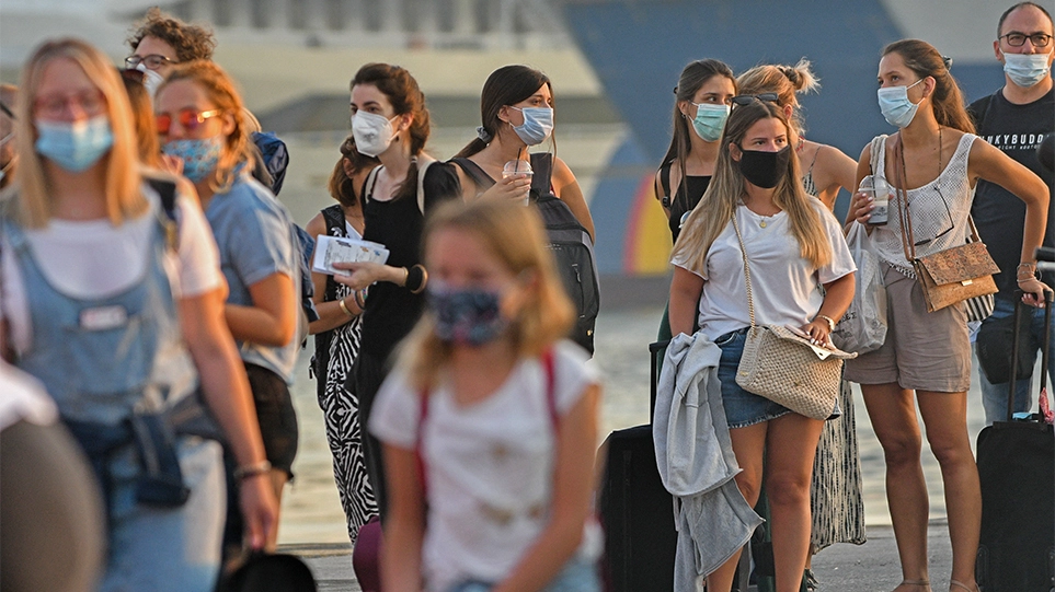 Η κυβέρνηση θέλει να φοράμε μάσκες μέσα στα πλοία! – Τι δήλωσε ο Γ.Πλακιωτάκης