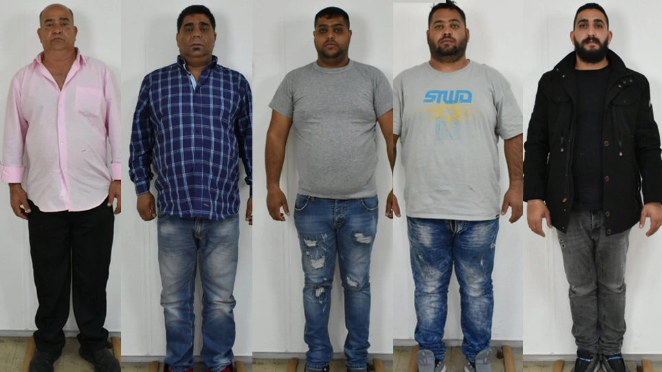 Αφέθηκαν ελεύθερα τα μέλη της συμμορίας που παρίσταναν τους τεχνικούς της ΔΕΗ και ξάφριζαν ηλικιωμένους