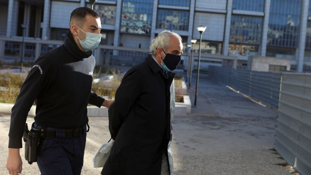 Δίκη ψευτογιατρού: Σήμερα η απολογία του Dr Kontos που χορηγούσε μαντζούνια σε καρκινοπαθείς