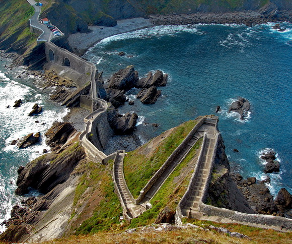 Εντυπωσιακές σκάλες σε φυσικά τοπία που προσφέρουν απίστευτο θέαμα!