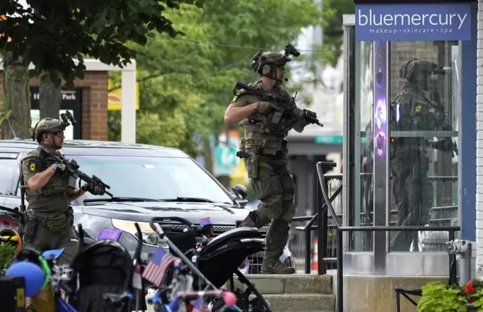 ΗΠΑ: Συνελήφθη ο φερόμενος ως δράστης της επίθεσης στο Χάιλαντ Παρκ του Σικάγο