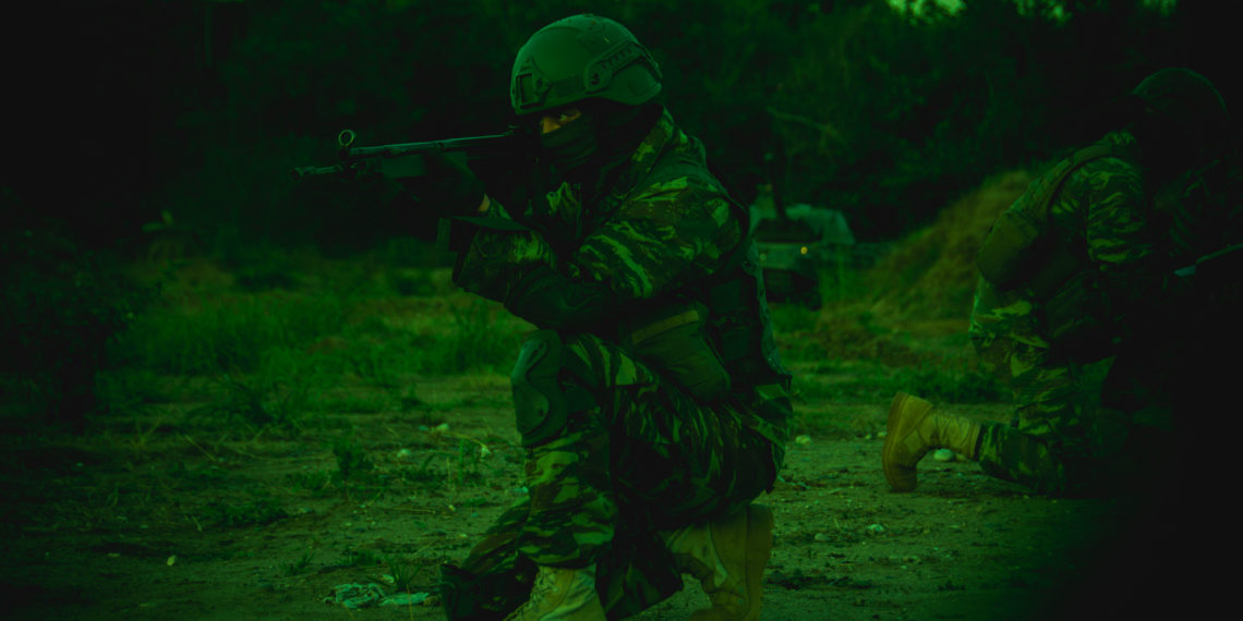 Εντυπωσιακή νυχτερινή επιχειρησιακή εκπαίδευση του Δ’ ΣΣ στον Έβρο (φωτό)