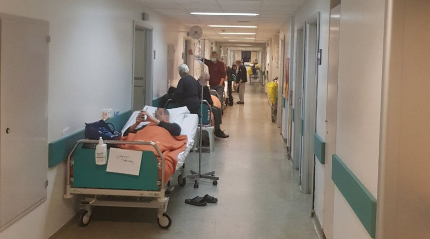 «Φρακάρουν» τα νοσοκομεία: Αναμονή για κρεβάτι σε ΜΕΘ – Σε ράντζα περιστατικά κορωνοϊού (βίντεο)