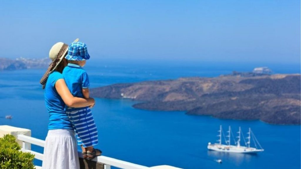 Tourism4all: Πότε ανοίγει η πλατφόρμα – Ποιοι είναι οι δικαιούχοι 