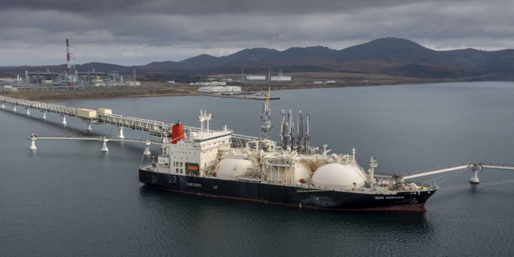 Η Μόσχα πετάει έξω τους Δυτικούς και από τον Σαχαλίν-1