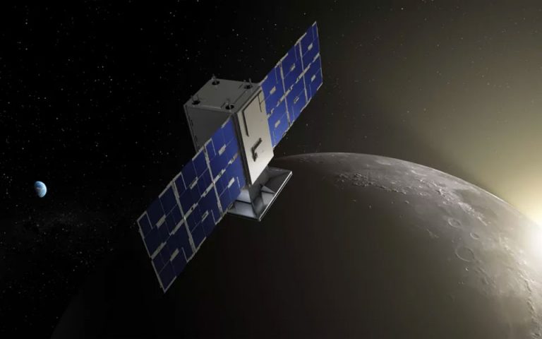 Η NASA βρήκε ξανά επαφή με το μικρό σκάφος Capstone που κατευθύνεται στη Σελήνη
