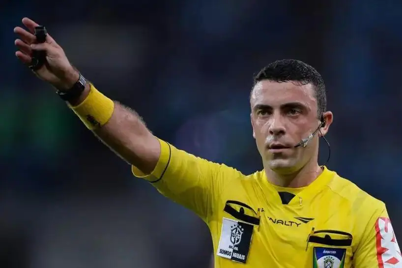 Ιγκόρ Μπενβενούτο: Ο διεθνής διαιτητής της FIFA αποκάλυψε πως είναι ομοφυλόφιλος