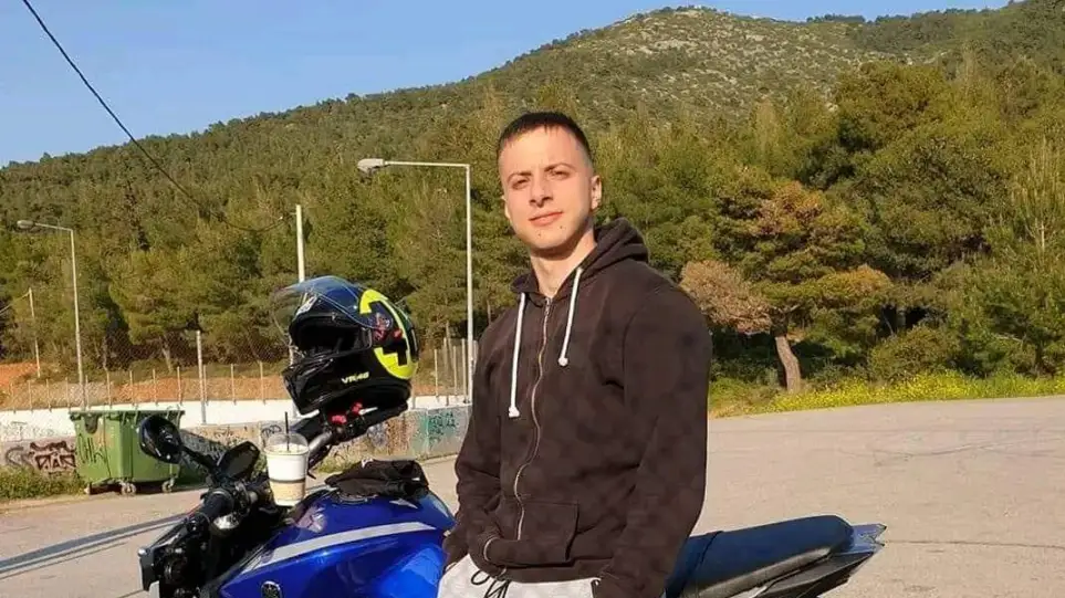 Θρήνος στα Γιάννενα για τον 25χρονο αστυνομικό που έχασε τη ζωή του στην άσφαλτο