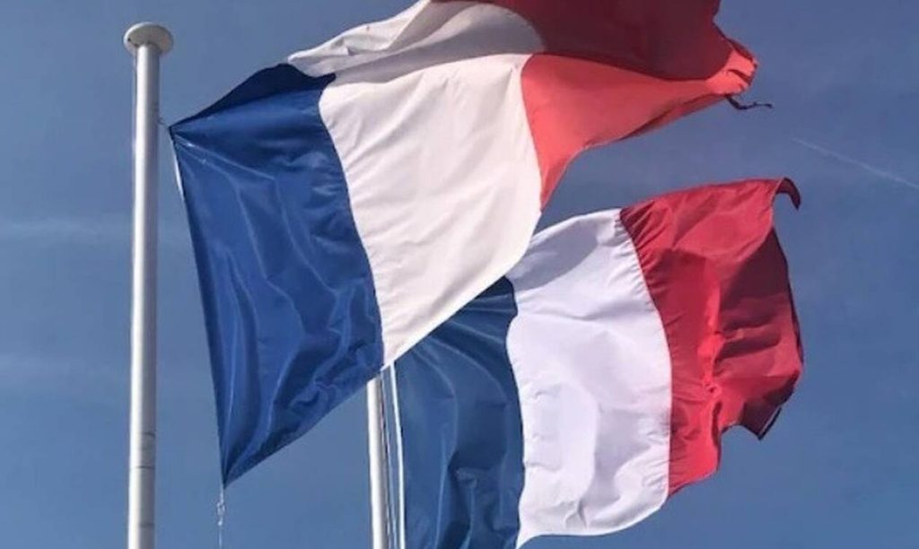 Γαλλία: Σκέφτεται την απέλαση κάθε αλλοδαπού που έχει διαπράξει σοβαρά αδικήματα