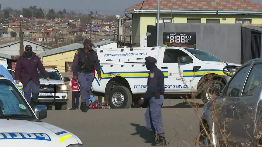 Νότια Αφρική: Δύο ξεχωριστές επιθέσεις με πυροβολισμούς σε μπαρ – Τουλάχιστον 18 νεκροί ο απολογισμός
