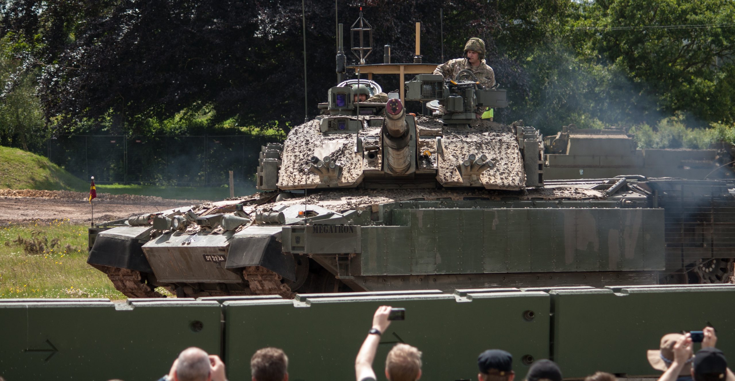 Άρματα μάχης Challenger 2 στέλνει η Βρετανία  10 χλμ. από  τα σύνορα με την Ουκρανία! – Με μαζικές ενισχύσεις  απαντά η Ρωσία