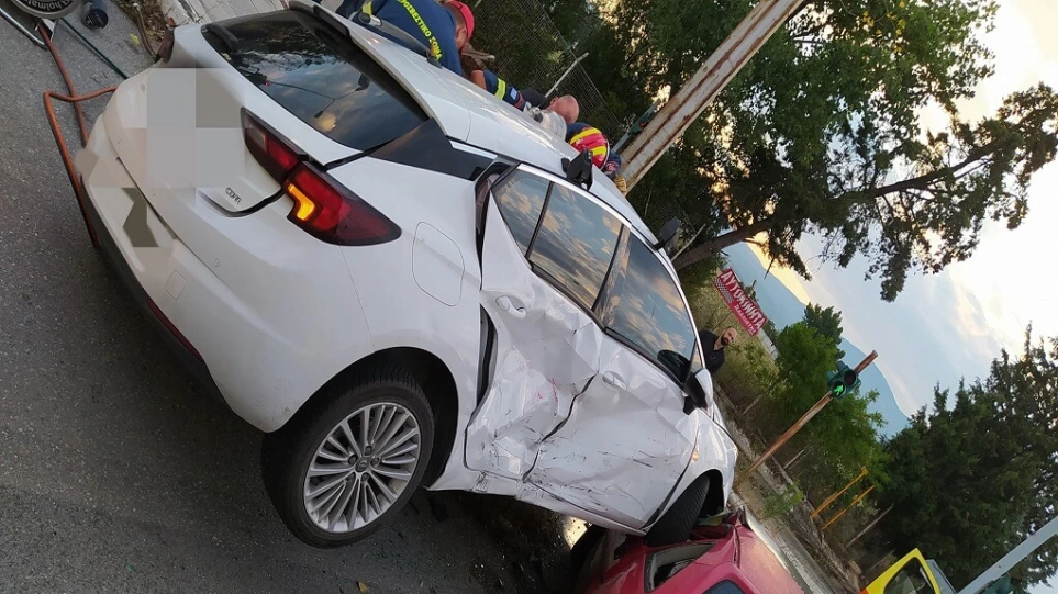 Θεσσαλονίκη: Τροχαίο ατύχημα στη Θέρμη με δύο τραυματίες – Ο ένας διασωληνώθηκε
