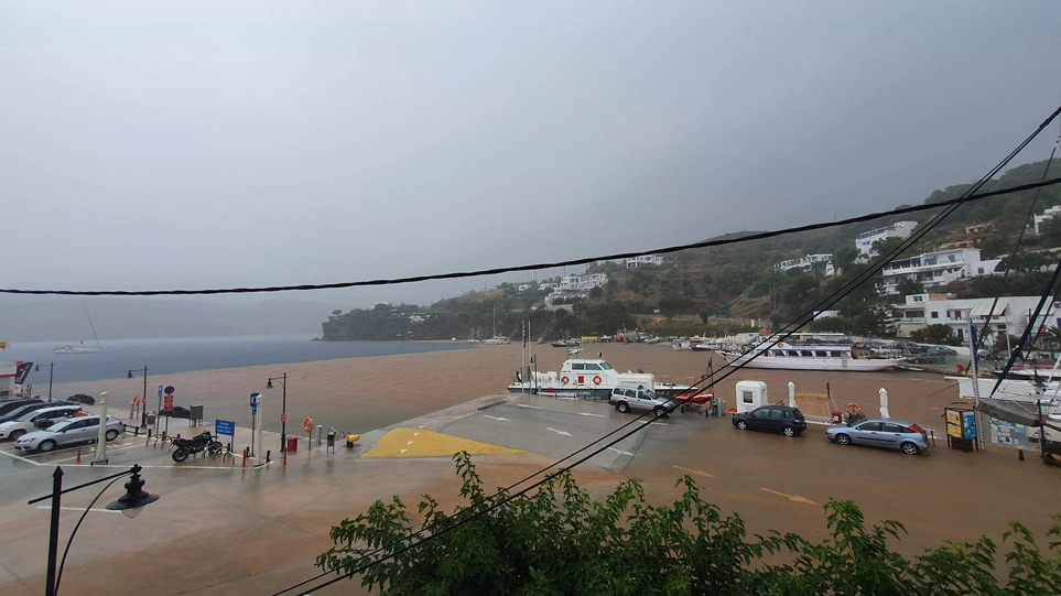 Η κακοκαιρία «σάρωσε» τη Σκύρο – Αίτημα να κηρυχθεί σε κατάσταση έκτακτης ανάγκης (βίντεο)