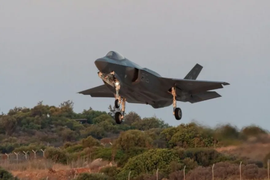 «Poseidon’s Rage 22»: Μεγάλη άσκηση Ελλάδας & ΗΠΑ – Αμερικανικά μαχητικά F-35 & F-15 στη βάση της Σούδας (φώτο)