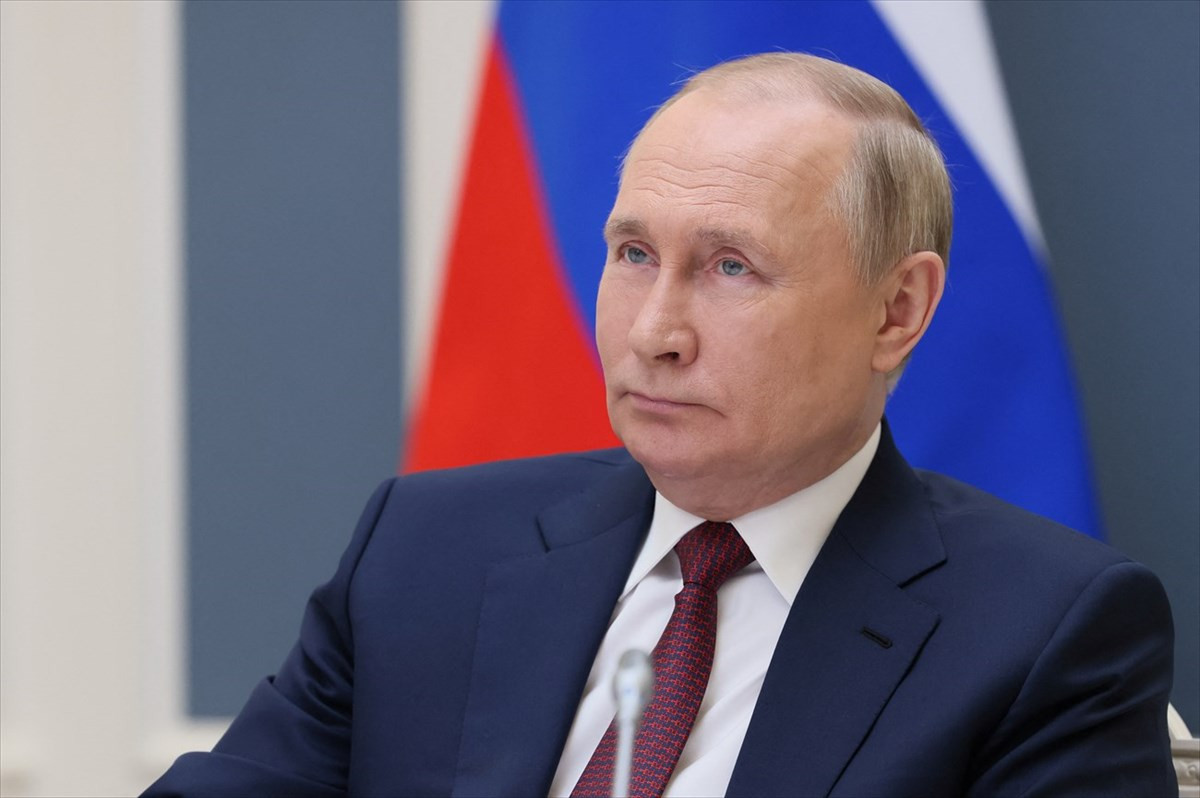 Ο Β.Πούτιν υπέγραψε διάταγμα για την παροχή ρωσικής υπηκοότητας σε όλους τους Ουκρανούς