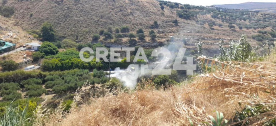 Φωτιά κοντά στο Νέο Κοιμητήριο Ηρακλείου