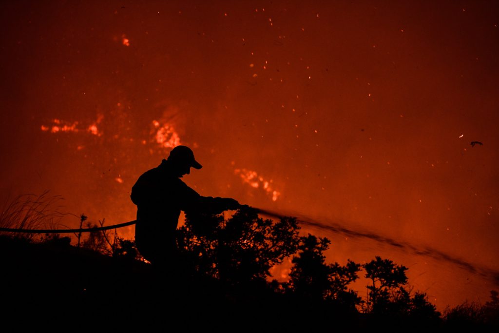 Η Πορτογαλία δοκιμάζεται από τον καύσωνα και τις πυρκαγιές – Στους 44 βαθμούς ο υδράργυρος