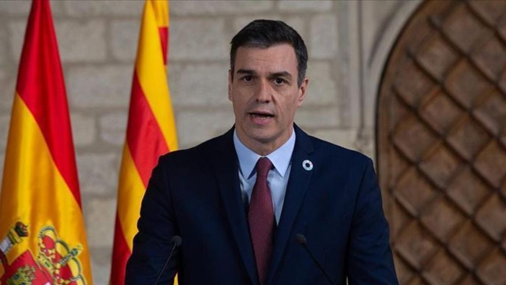 Ισπανία: Ο Π.Σάντσεθ ανακοίνωσε έκτακτους φόρους σε εταιρίες ενέργειας και σε τράπεζες