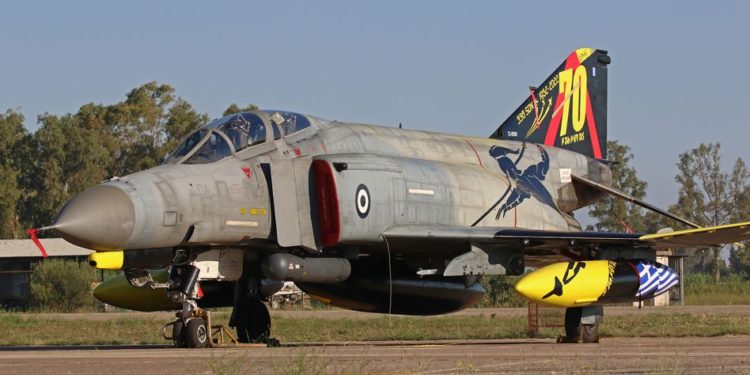 Στην αεροπορική βάση Ανδραβίδας για πρώτη φορά η ετήσια συνάντηση μελών του «F-4 Phantom II Society» (φωτό)